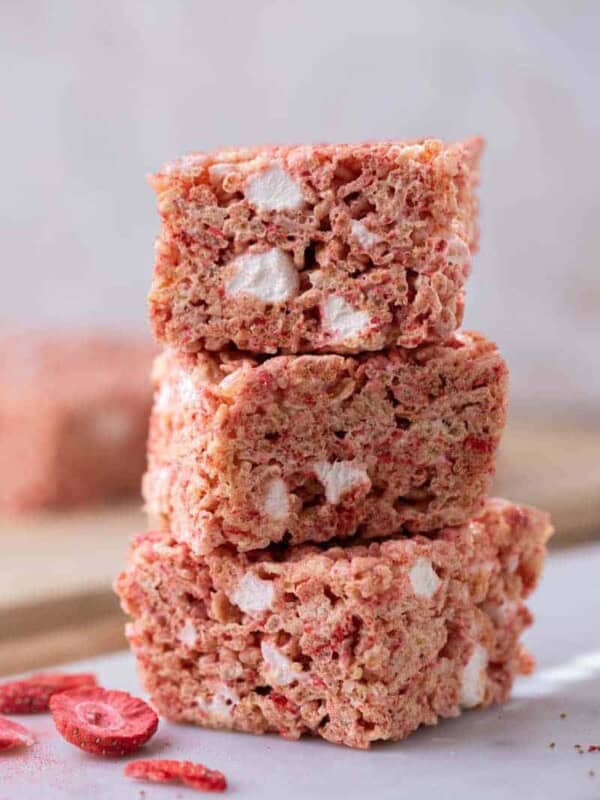 Strawberry rice krispy treats