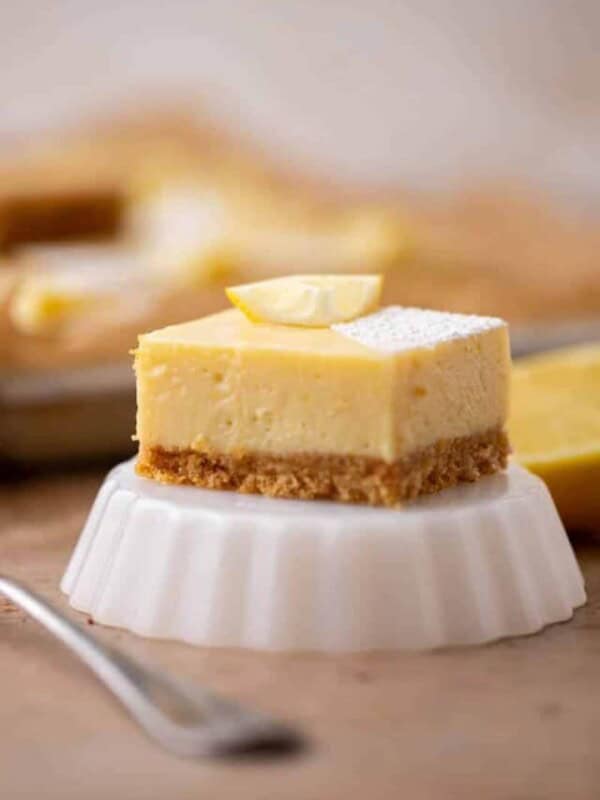 Creamy lemon bars