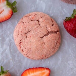 Strawberry sugar cookies
