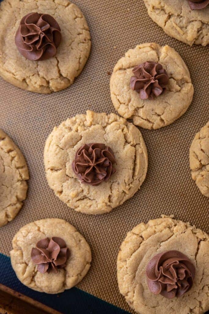 Crumbl peanut butter blossom cookies