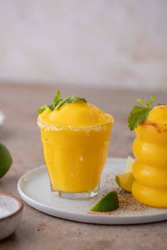 Frozen mango margaritas