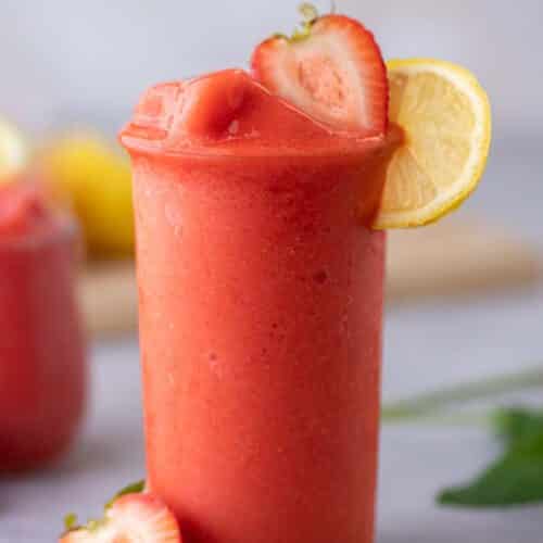 Frozen strawberry lemonade