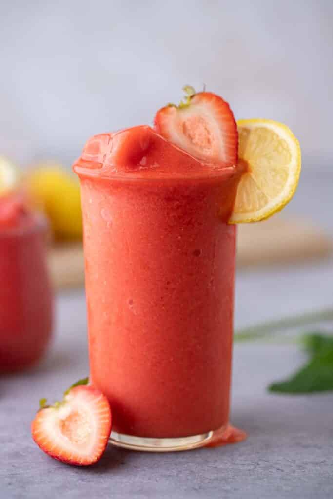 Frozen strawberry lemonade