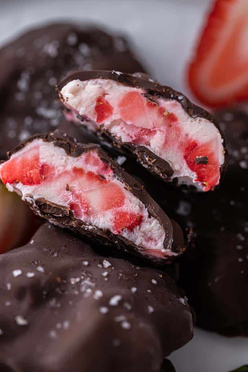 Viral chocolate strawberry yogurt clusters - Lifestyle of a Foodie