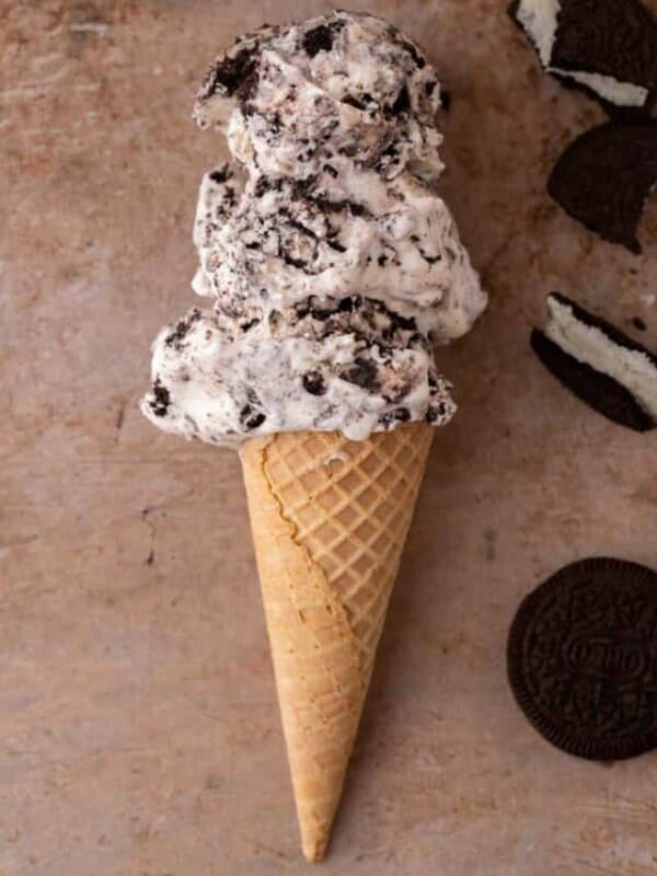 No churn cookies and cream ice cream in a waffle cone