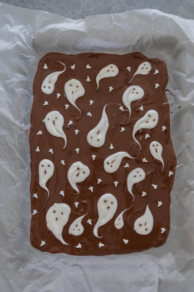 chocolate on tray with ghosts on it