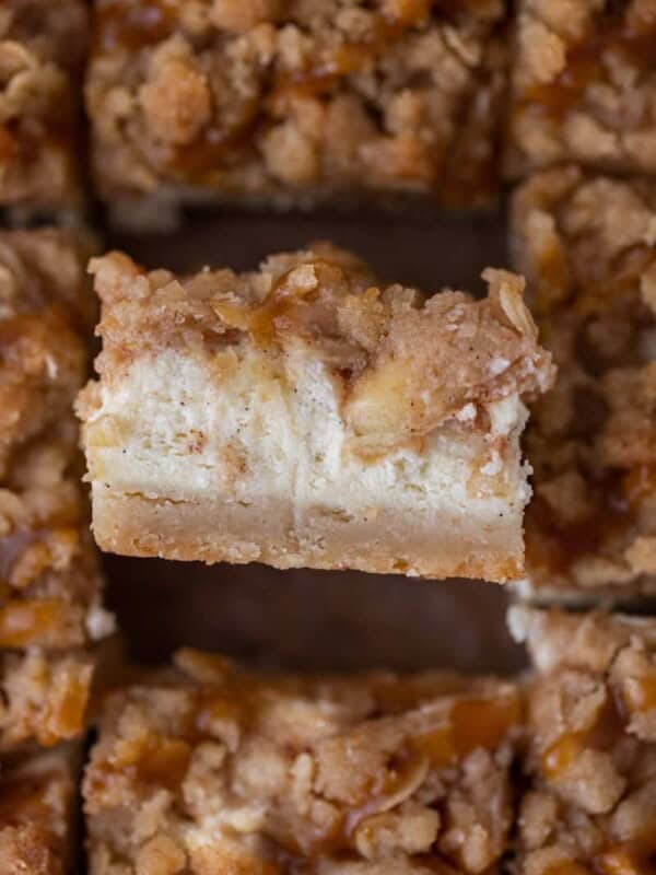 Apple cheesecake bars with streusel