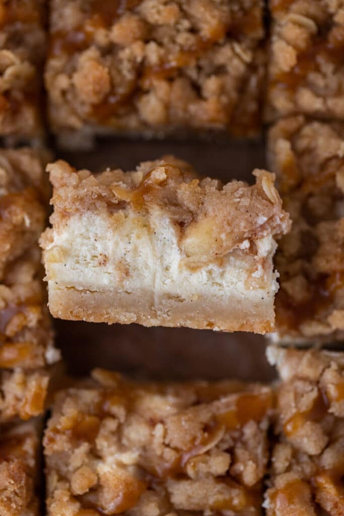 Apple cheesecake bars with streusel