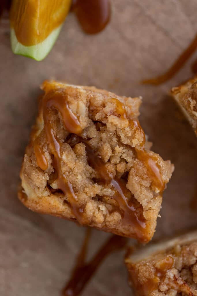 The best apple cheesecake bars with streusel crisp on top
