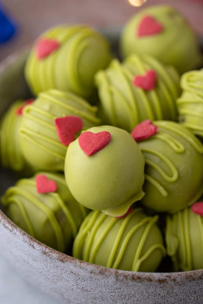 https://lifestyleofafoodie.com/wp-content/uploads/2023/11/Grinch-Oreo-truffles-17.jpg