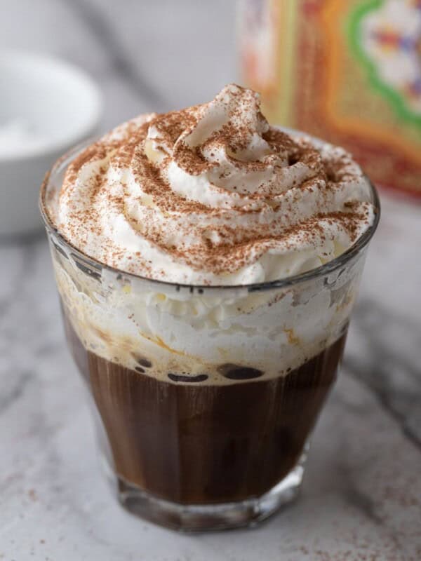 angled shot of einspanner coffee recipe