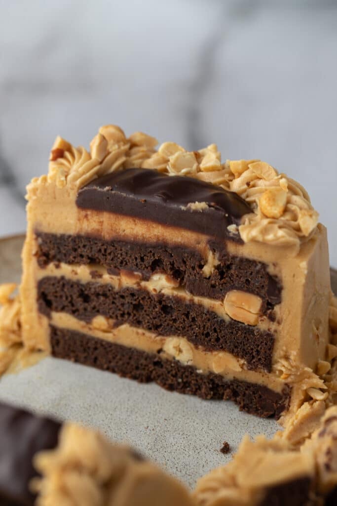 how to make peanut butter frosting and put it in a chocolate cake