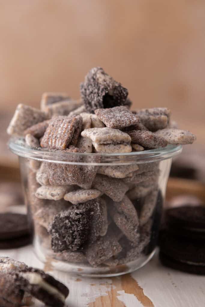 cookies and cream muddy buddies recipe in a cup