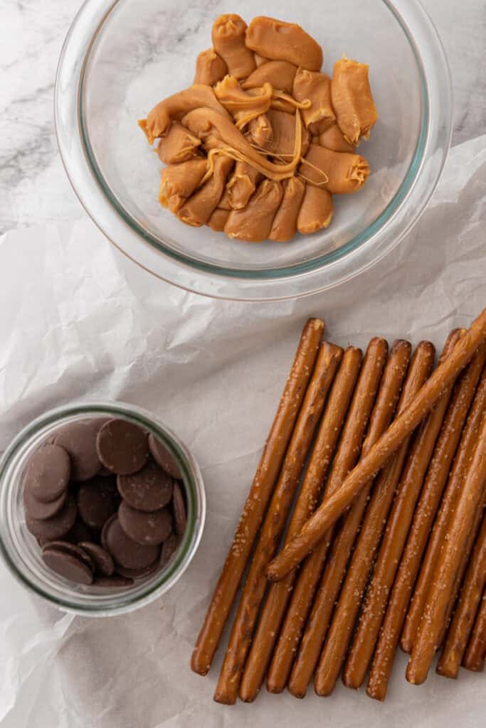 caramel chocolate covered pretzel rods ingredients