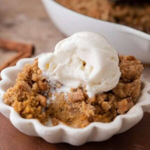 zoomed out shot of the pumpkin crisp recipe