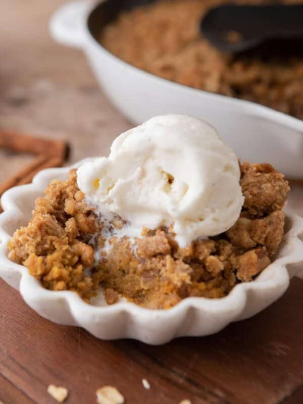 zoomed out shot of the pumpkin crisp recipe