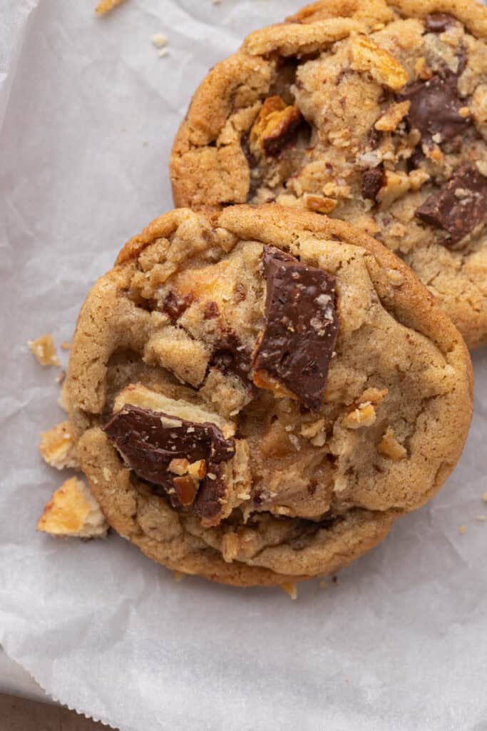 christmas crack cookies recipe overhead shot