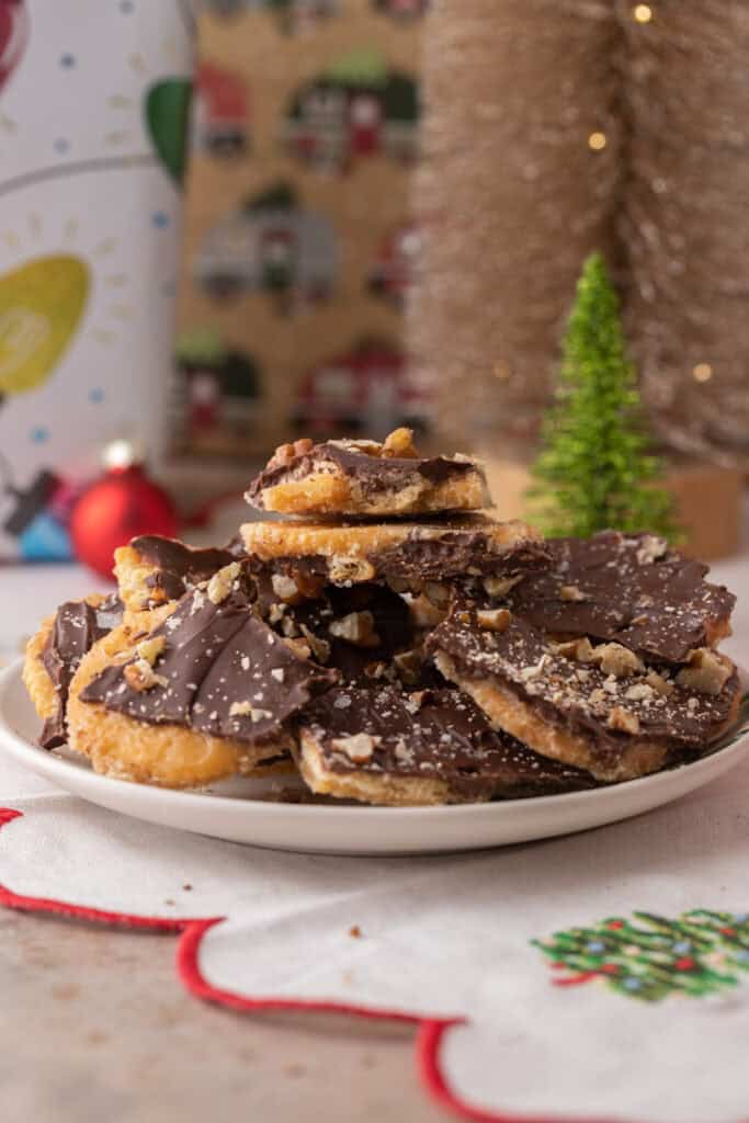 Ritz Cracker Toffee Christmas Crack side shot