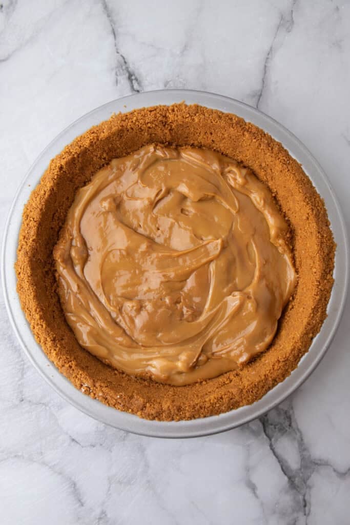 dulce de leche in a crust