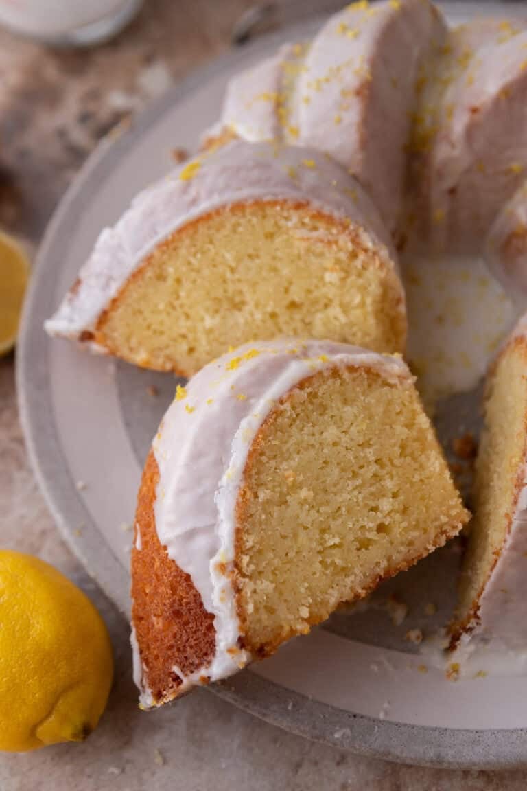 lemon bundt cake recipe slices