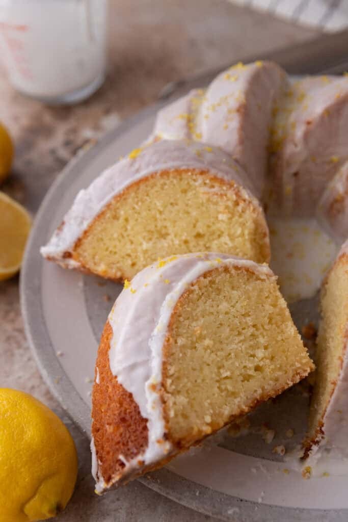 lemon bundt cake recipe slices 