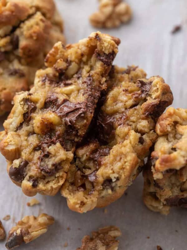 Levain Bakery Chocolate Chip Walnut Cookies