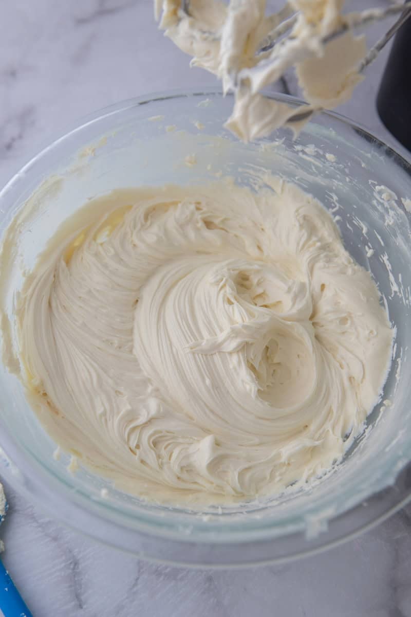 How to Make The Best White Chocolate Ganache Recipe - Lifestyle of a Foodie