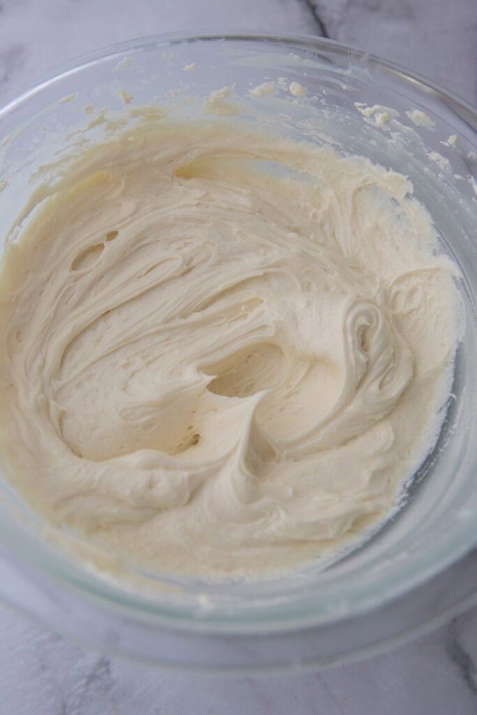 white chocolate ganache recipe in a bowl