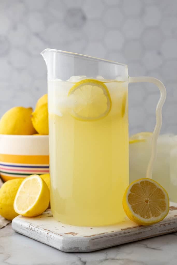 how to make homemade lemonade in a pitcher