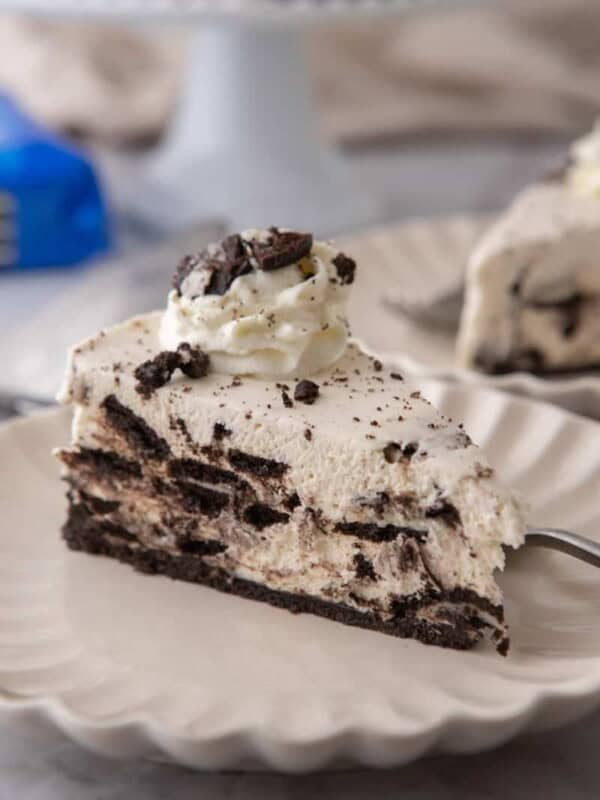 No Bake Oreo Cheesecake Recipe slice on a plate