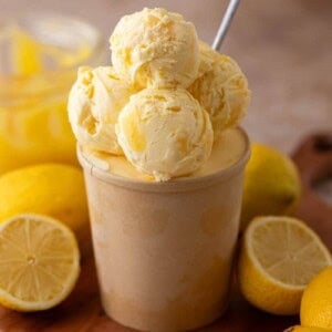 lemon ice cream recipe in a container