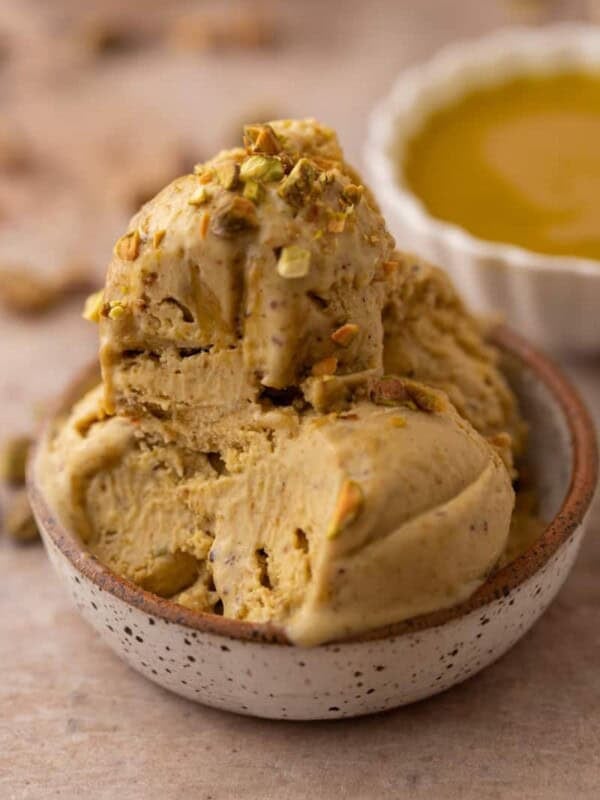 pistachio ice cream recipe in a bowl
