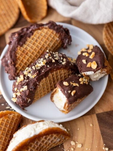 Stroopwafel Choco Tacos on a plate