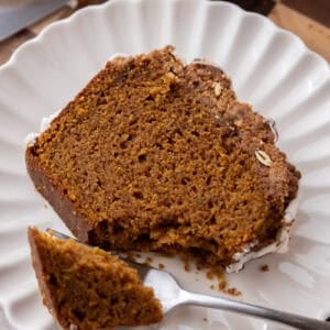streusel pumpkin bread slice on a plate