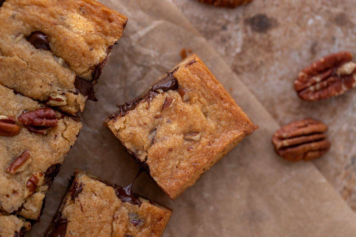 Pecan chocolate chip bars