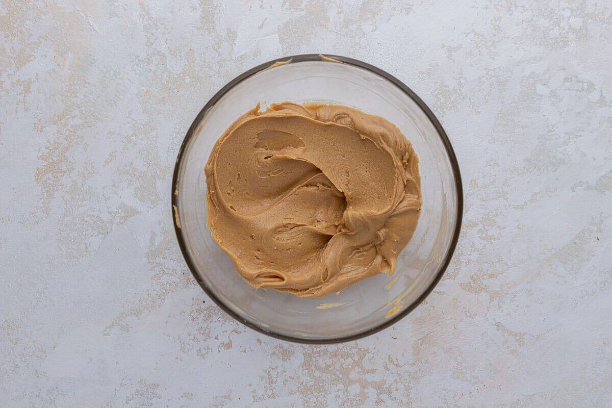 Peanut butter filling in bowl